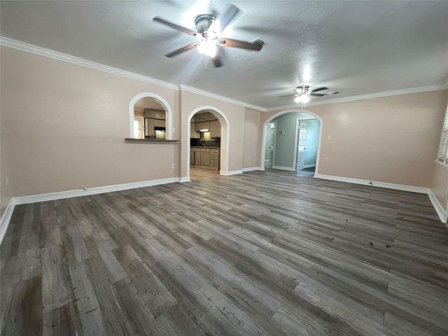 13809 Hershe Street, Houston, TX 77015