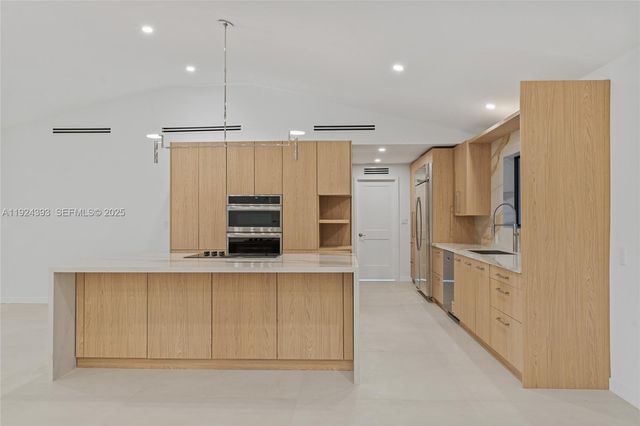 12940 SW 73rd Ave, Pinecrest, FL 33156