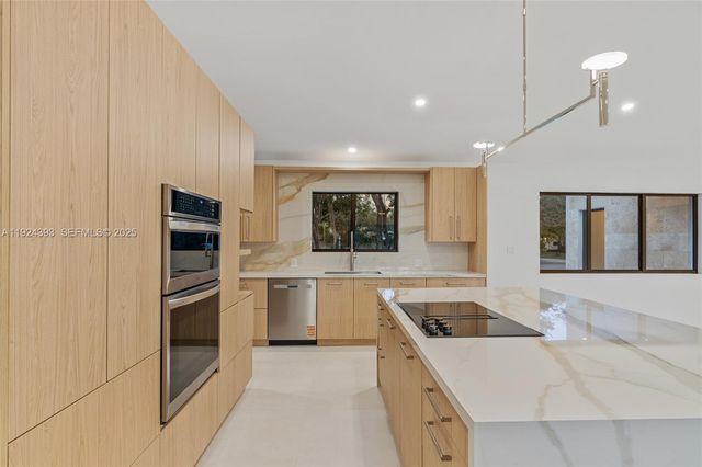 12940 SW 73rd Ave, Pinecrest, FL 33156