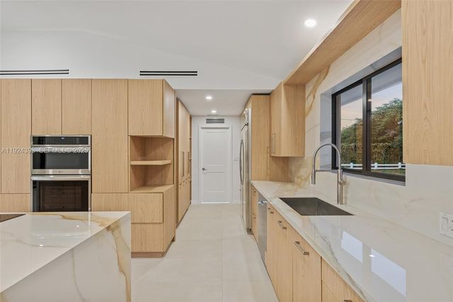 12940 SW 73rd Ave, Pinecrest, FL 33156