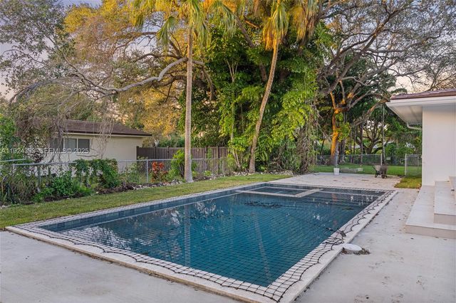 12940 SW 73rd Ave, Pinecrest, FL 33156