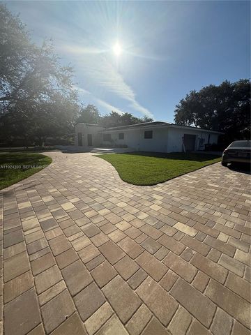 12940 SW 73rd Ave, Pinecrest, FL 33156