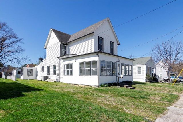 906 Front AVE, Salem, VA 24153
