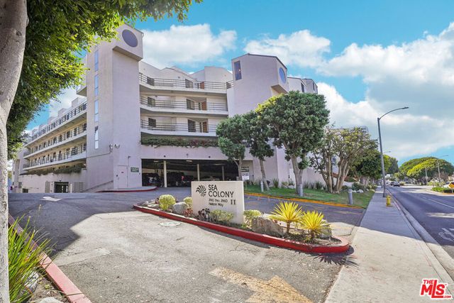 2930 Neilson Way 505, Santa Monica, CA 90405