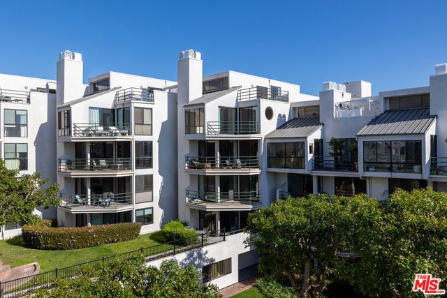 2930 Neilson Way 505, Santa Monica, CA 90405
