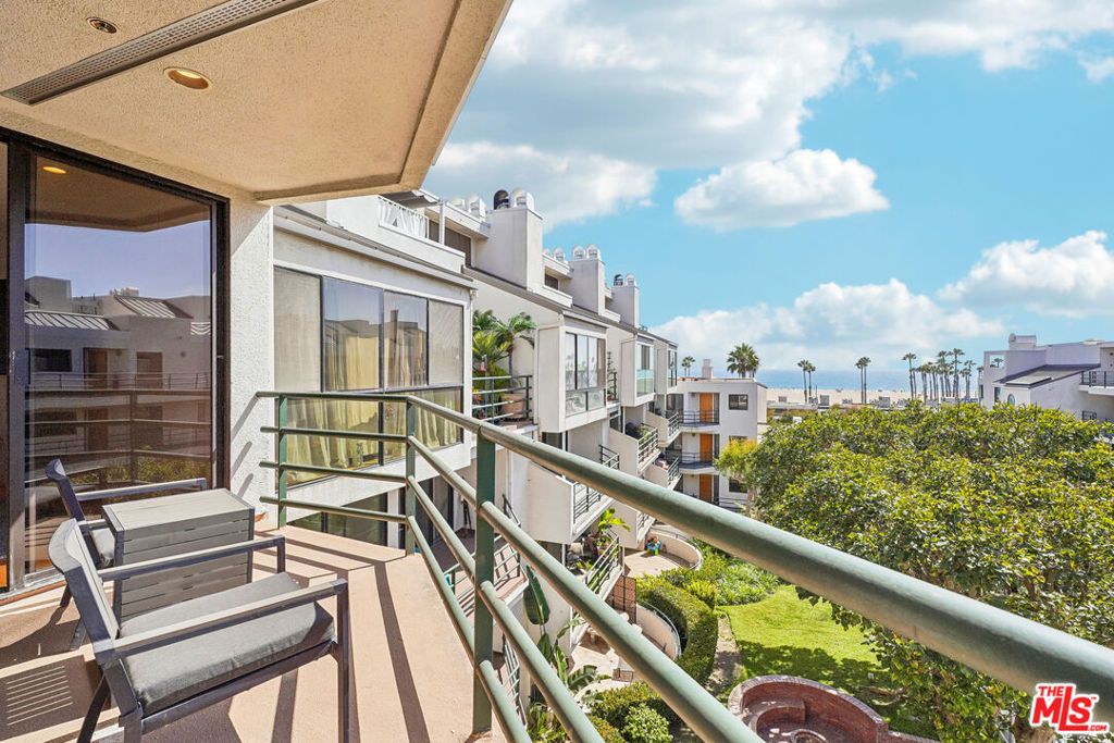 2930 Neilson Way 505, Santa Monica, CA 90405