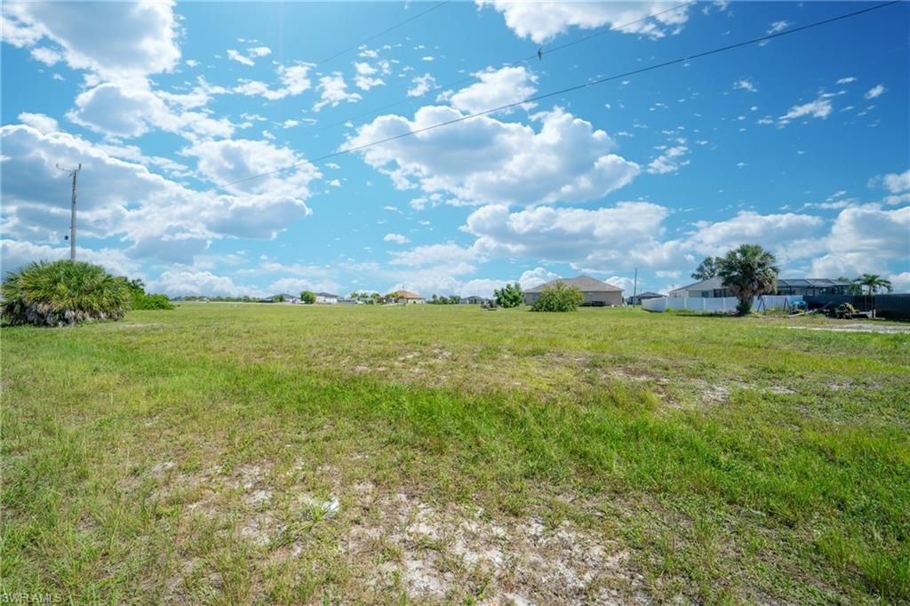 Image 3 of property listing at 4119 NW 37th ST, Cape Coral, FL 33993
