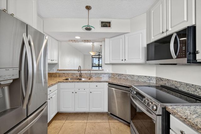 115 Lake Emerald Drive 403, Oakland Park, FL 33309