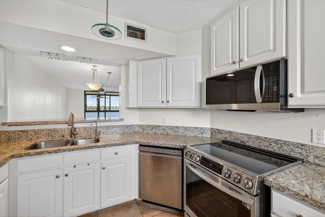 115 Lake Emerald Drive 403, Oakland Park, FL 33309