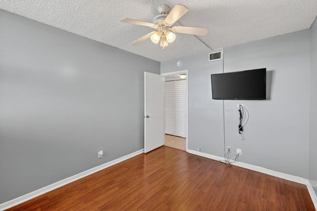 115 Lake Emerald Drive 403, Oakland Park, FL 33309