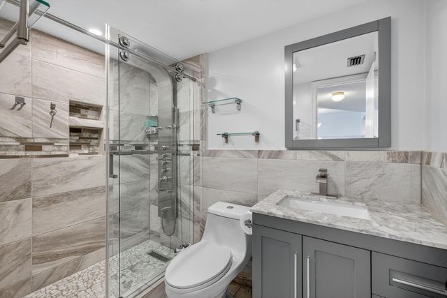 115 Lake Emerald Drive 403, Oakland Park, FL 33309