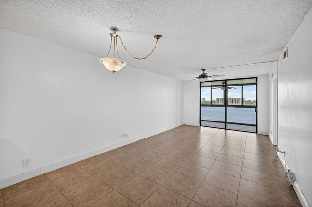 115 Lake Emerald Drive 403, Oakland Park, FL 33309