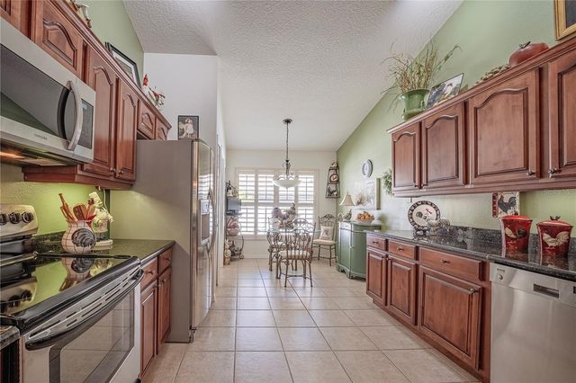 583 LISA KAREN CIRCLE, Apopka, FL 32712