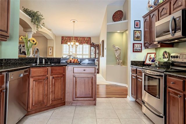 583 LISA KAREN CIRCLE, Apopka, FL 32712