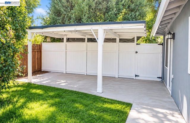 2716 Dania Ct, Modesto, CA 95358