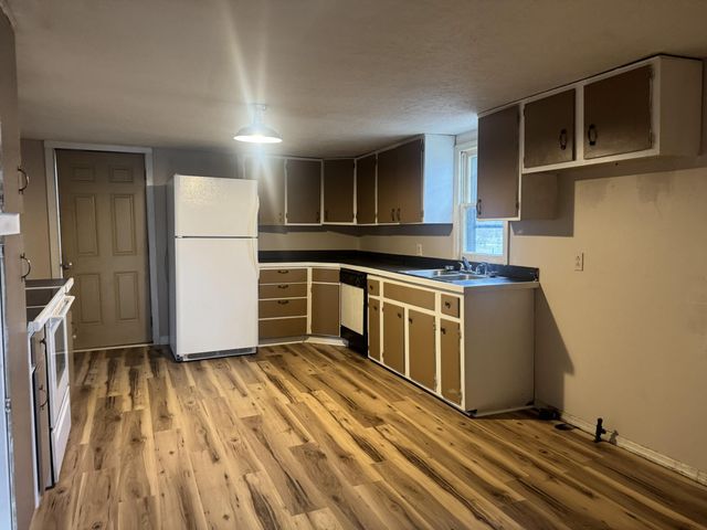 1604 Alton Road, Lawrenceburg, KY 40342