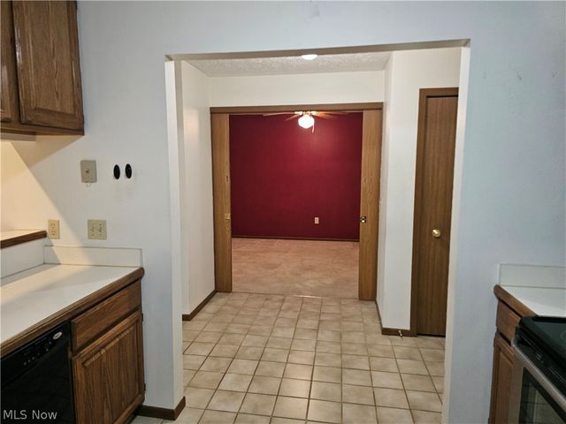 8605 Scenicview Drive 203, Broadview Heights, OH 44147