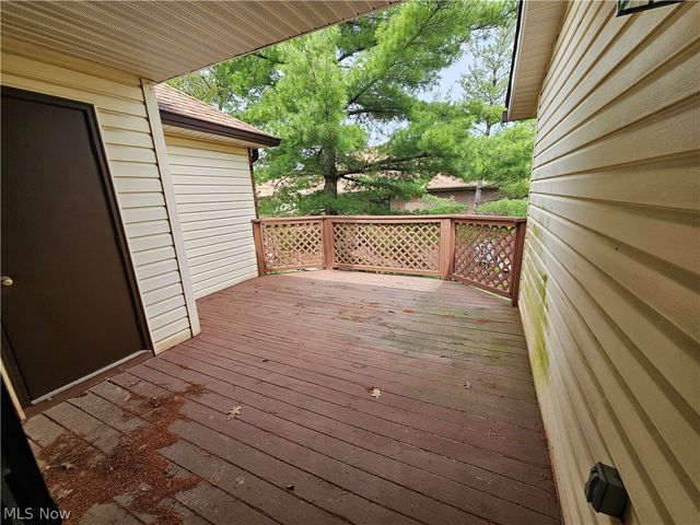 8605 Scenicview Drive 203, Broadview Heights, OH 44147