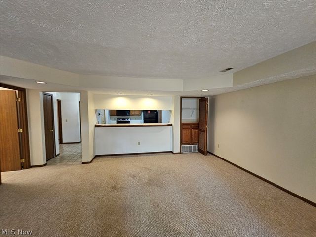 8605 Scenicview Drive 203, Broadview Heights, OH 44147