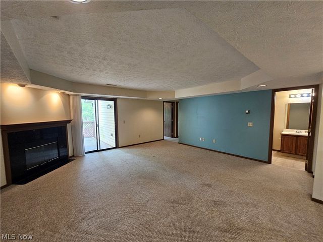 8605 Scenicview Drive 203, Broadview Heights, OH 44147