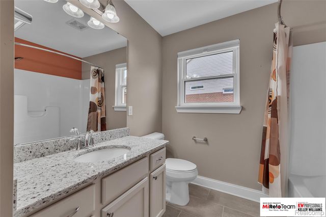 1909 Egret Pointe, Genoa Township, MI 48843