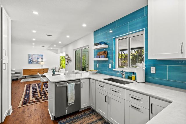 2587 RINGLING BOULEVARD, Sarasota, FL 34237