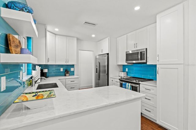 2587 RINGLING BOULEVARD, Sarasota, FL 34237