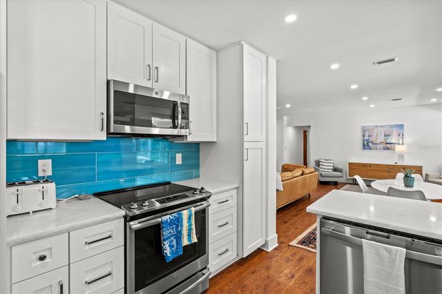 2587 RINGLING BOULEVARD, Sarasota, FL 34237