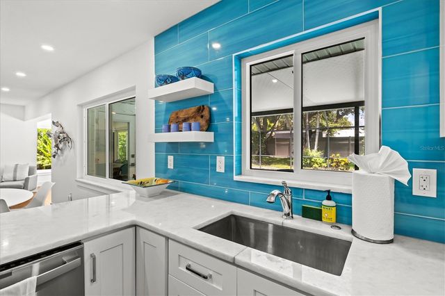 2587 RINGLING BOULEVARD, Sarasota, FL 34237