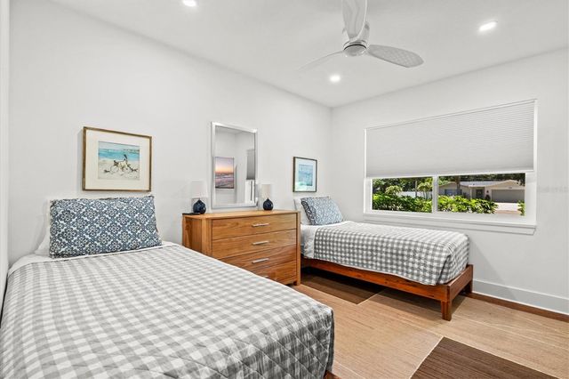 2587 RINGLING BOULEVARD, Sarasota, FL 34237