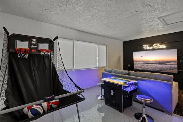 2587 RINGLING BOULEVARD, Sarasota, FL 34237