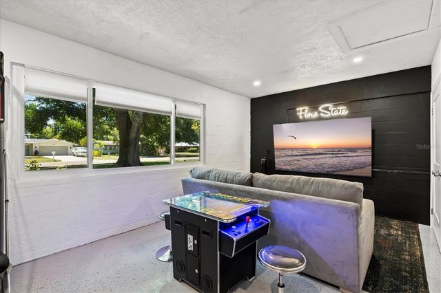 2587 RINGLING BOULEVARD, Sarasota, FL 34237