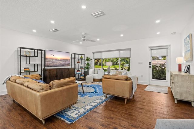 2587 RINGLING BOULEVARD, Sarasota, FL 34237