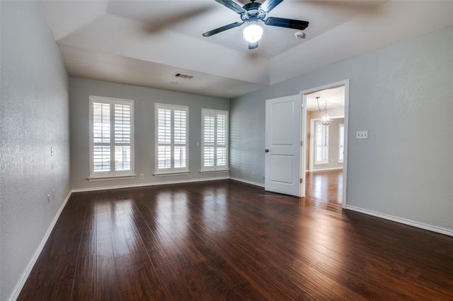 1023 Kingston Drive, Mansfield, TX 76063