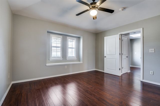 1023 Kingston Drive, Mansfield, TX 76063