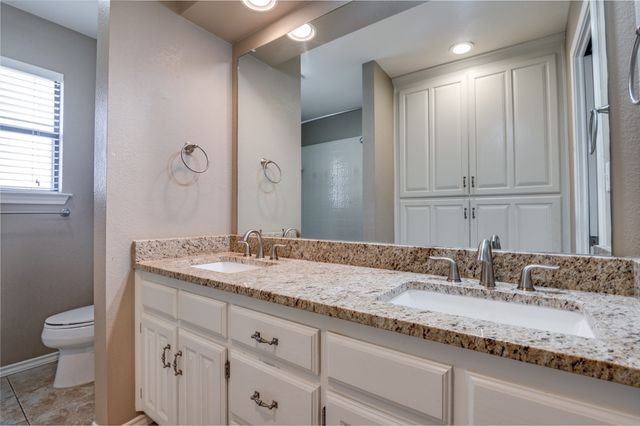 1023 Kingston Drive, Mansfield, TX 76063