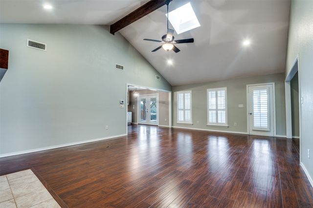 1023 Kingston Drive, Mansfield, TX 76063