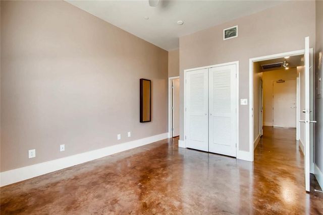 911 Keith LN 14, Austin, TX 78705