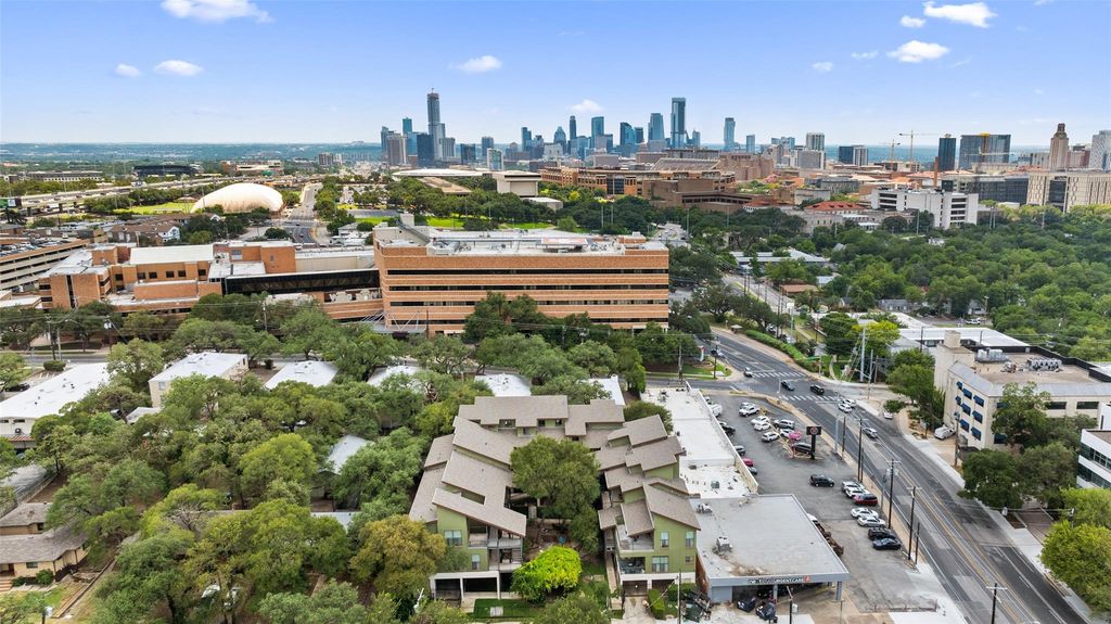 911 Keith LN 14, Austin, TX 78705