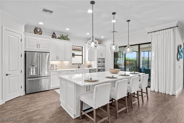 9476 Livorno CT, Naples, FL 34119