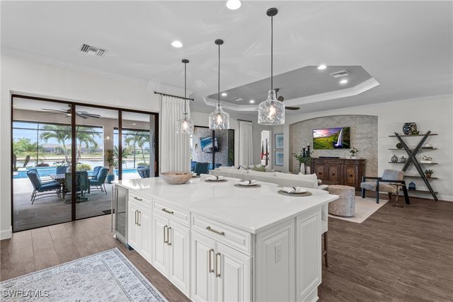 9476 Livorno CT, Naples, FL 34119