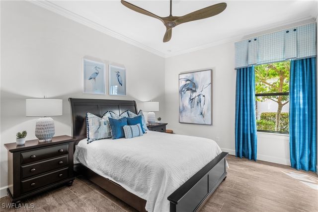 9476 Livorno CT, Naples, FL 34119