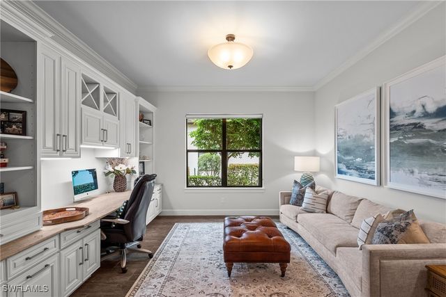 9476 Livorno CT, Naples, FL 34119