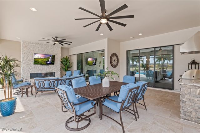 9476 Livorno CT, Naples, FL 34119
