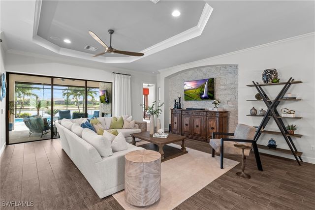 9476 Livorno CT, Naples, FL 34119