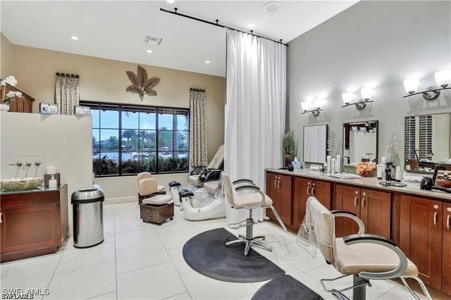 9476 Livorno CT, Naples, FL 34119