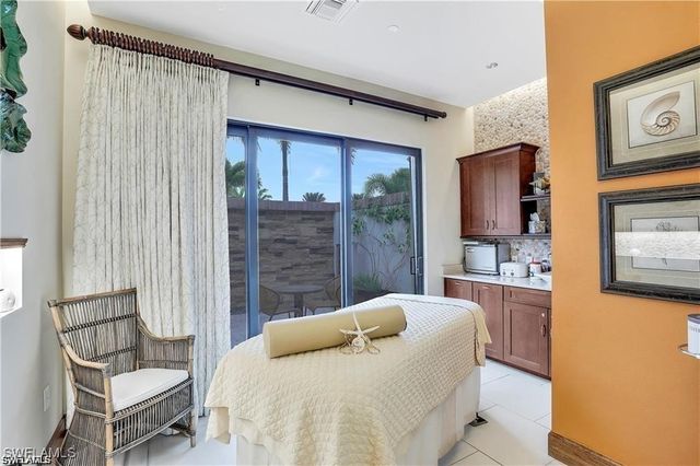 9476 Livorno CT, Naples, FL 34119