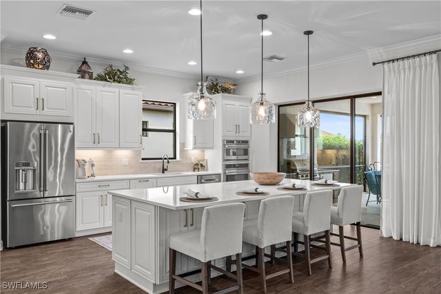 9476 Livorno CT, Naples, FL 34119