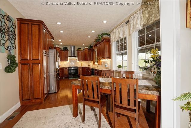 305 Wynterhall Lane, South Charleston, WV 25309