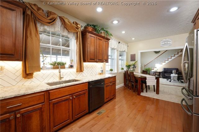 305 Wynterhall Lane, South Charleston, WV 25309
